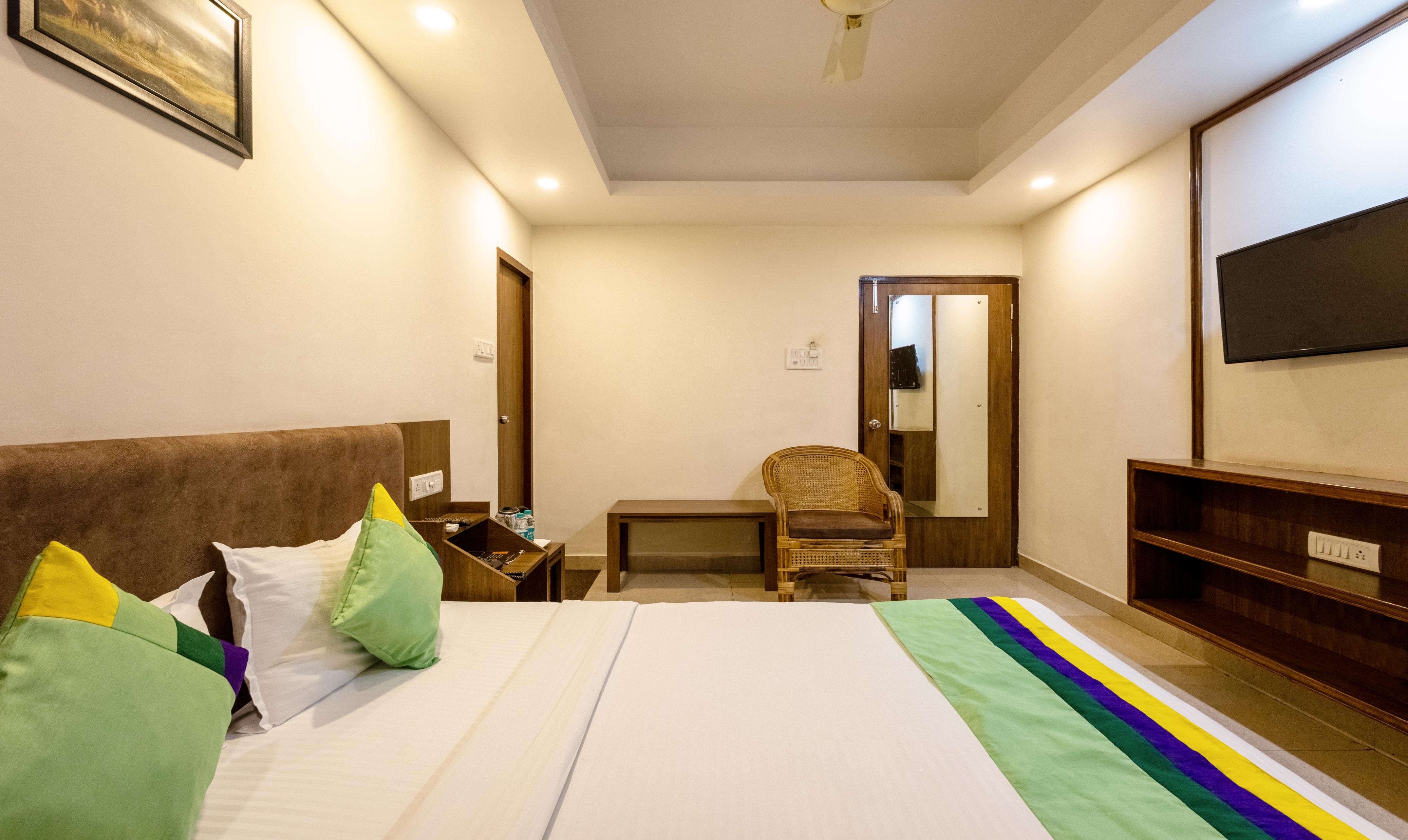 Treebo Everest Leela Residency - Tap to explore photos