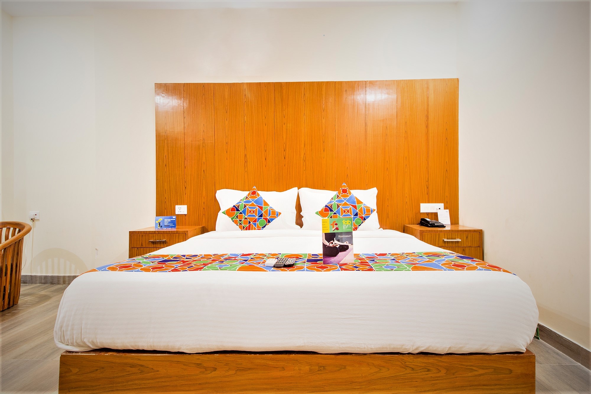 FabHotel Aries - Nr. IGI Airport New Delhi - Tap to explore photos