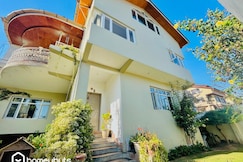 Aveens Homestay- Entire 4BR Villa, Srinagar