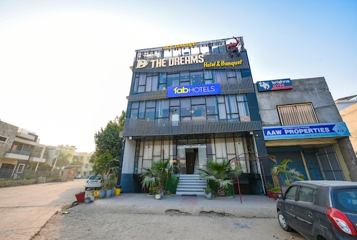 FabHotel The Dreams