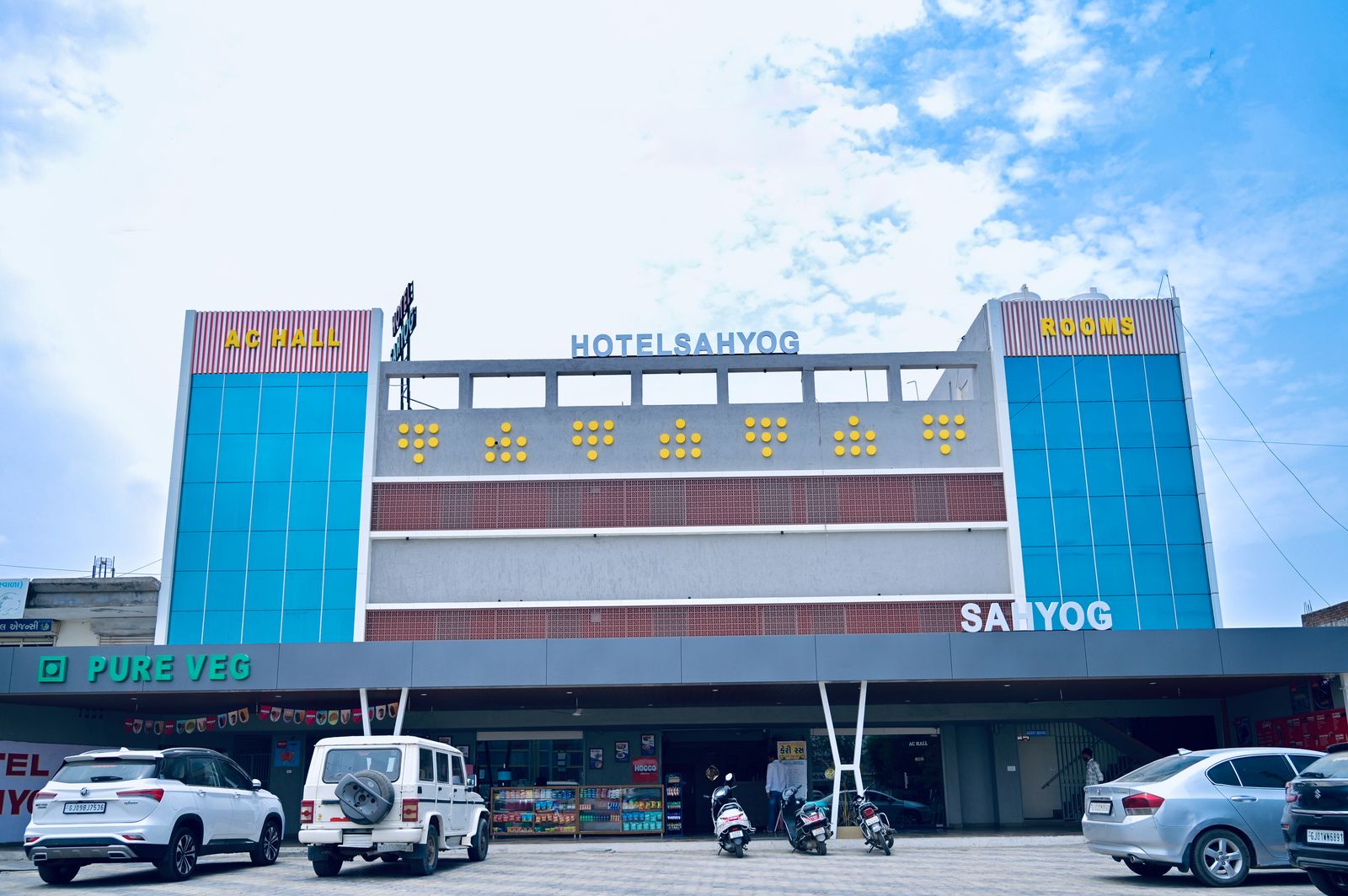Hotel Sahyog - Tap to explore photos