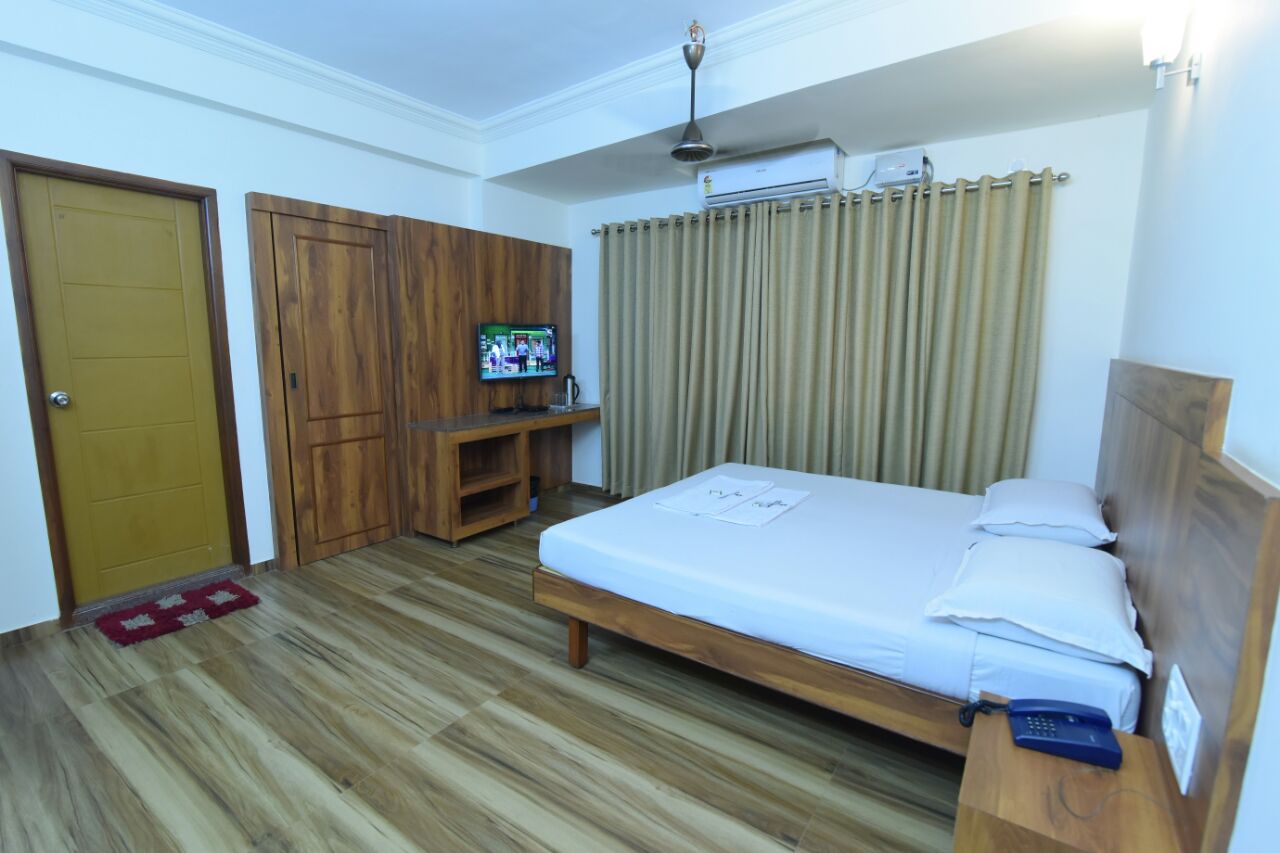 Hotel Swadesh Heritage - Tap to explore photos