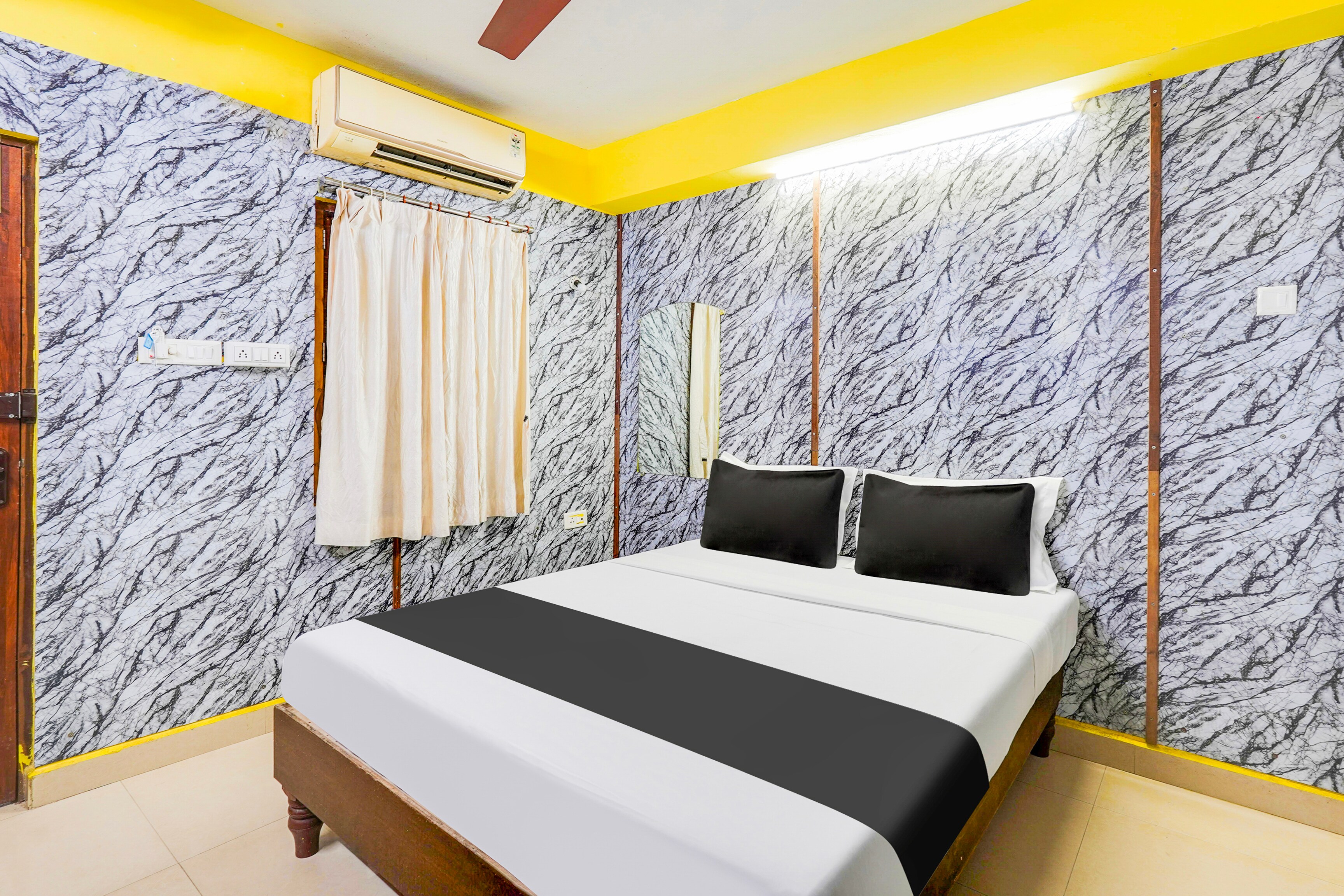Super Hotel O Heritage Town Formerly Vasavi - Tap to explore photos