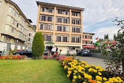 Hotel Zamrud at Dal Lake, Srinagar