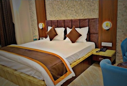 HOTEL IMPERIAL INN