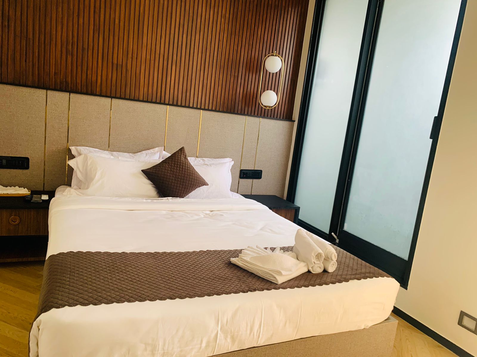 Mariah Boutique Hotel - Tap to explore photos