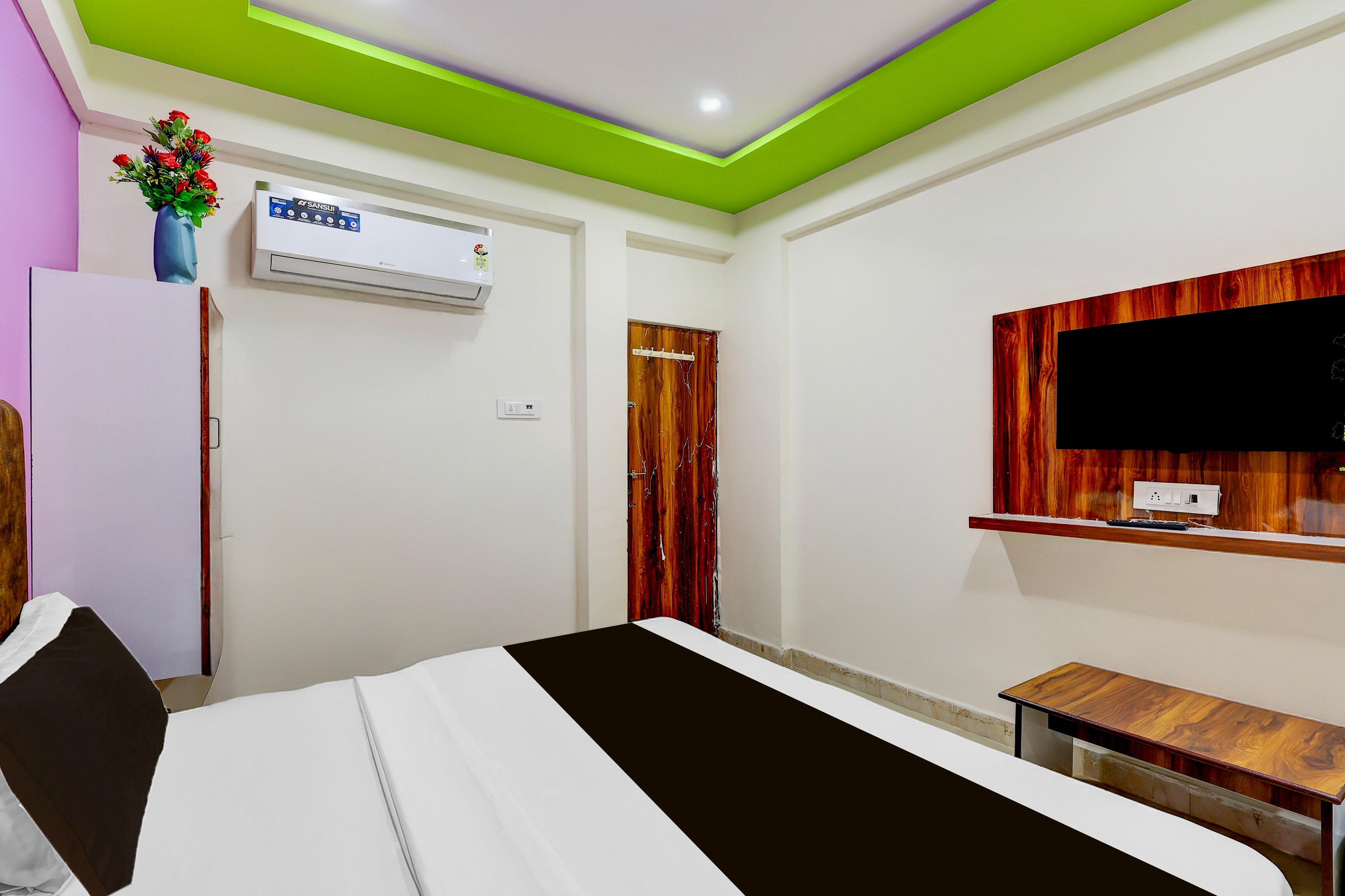 Hotel O Shaligram - Tap to explore photos