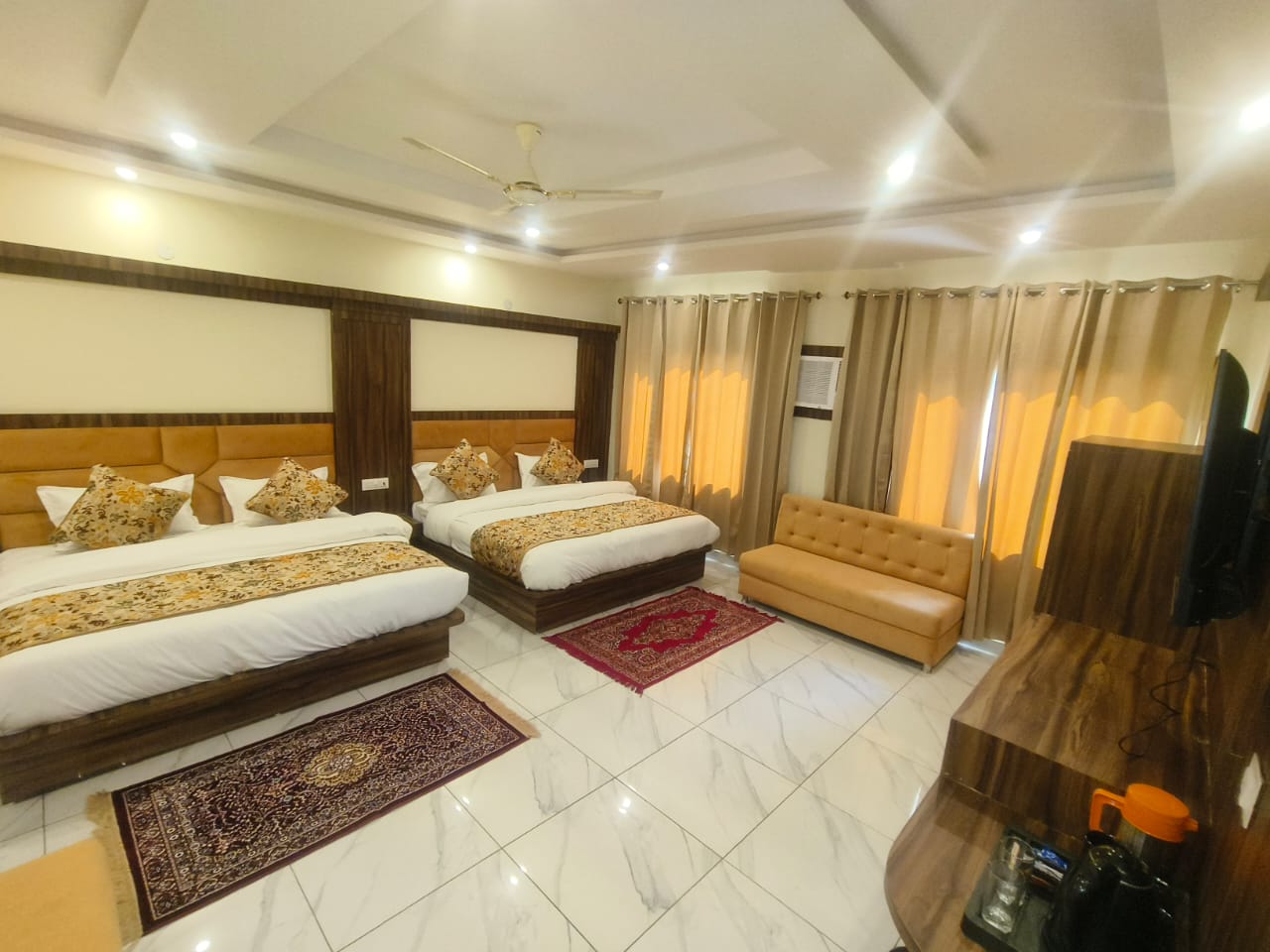 Dev Residency Inn| Near Katra Railway Station - Tap to explore photos