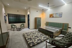 AnandFarmhouse-Relax in nature, Prantij
