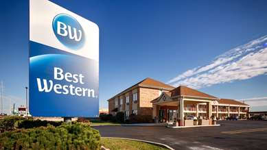 Best Western Inn of St. Charles - Tap to explore photos