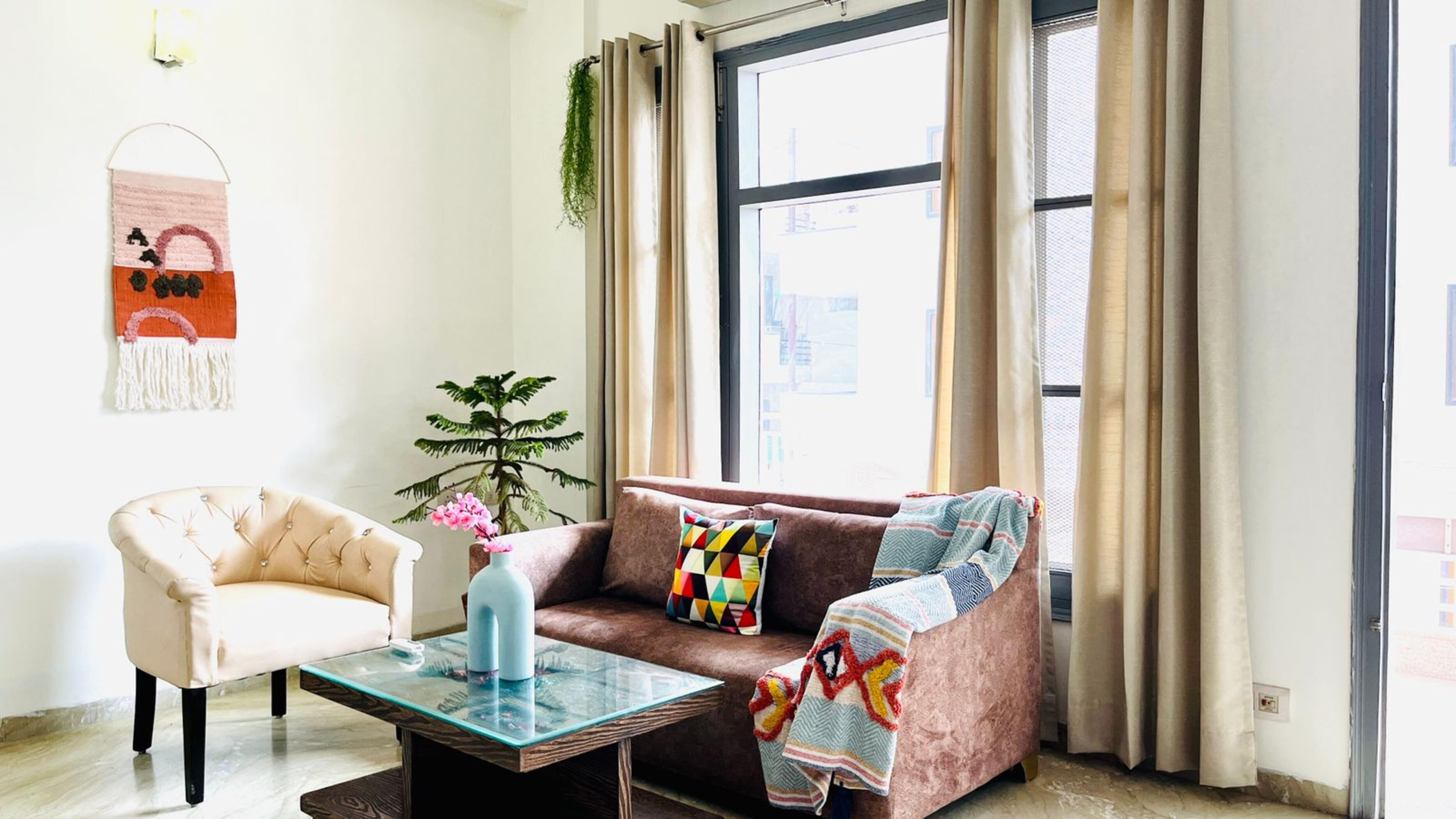 BluO Modern 1BHK  Medanta Medicity - Tap to explore photos