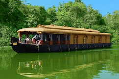 White House Houseboat, Kumarakom