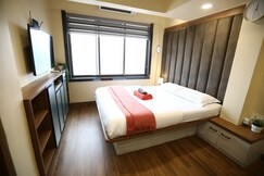 Cozy Studios In The Heart Of Khar West / Chium, Mumbai