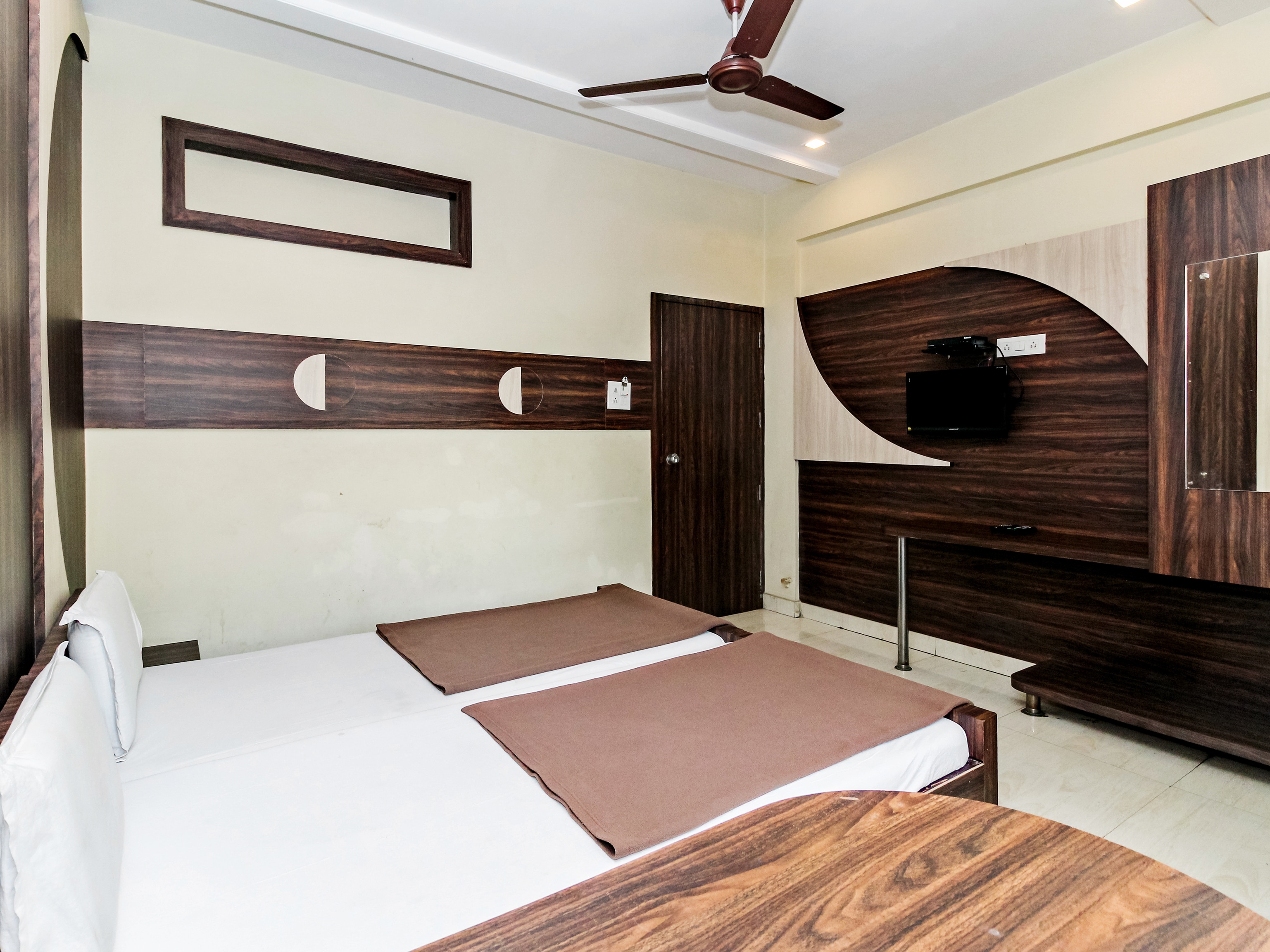 SEBLE HOTEL DELUXE PRIVATE LIMITED - Tap to explore photos