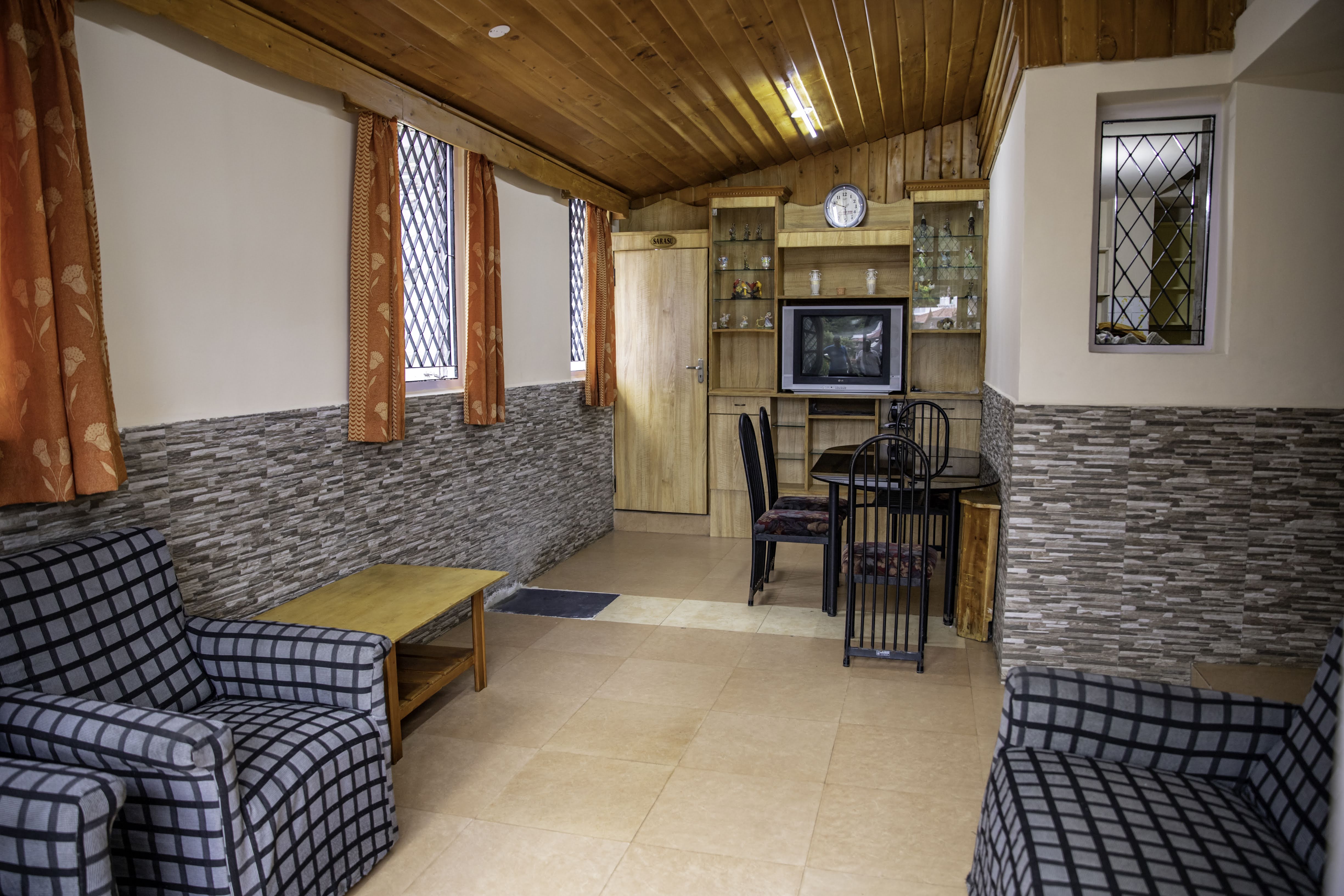 JJS Cottages - Tap to explore photos