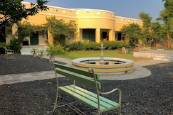 Maangarh, Panched - Ratlam: AM Hotel Kollection, Mandsaur