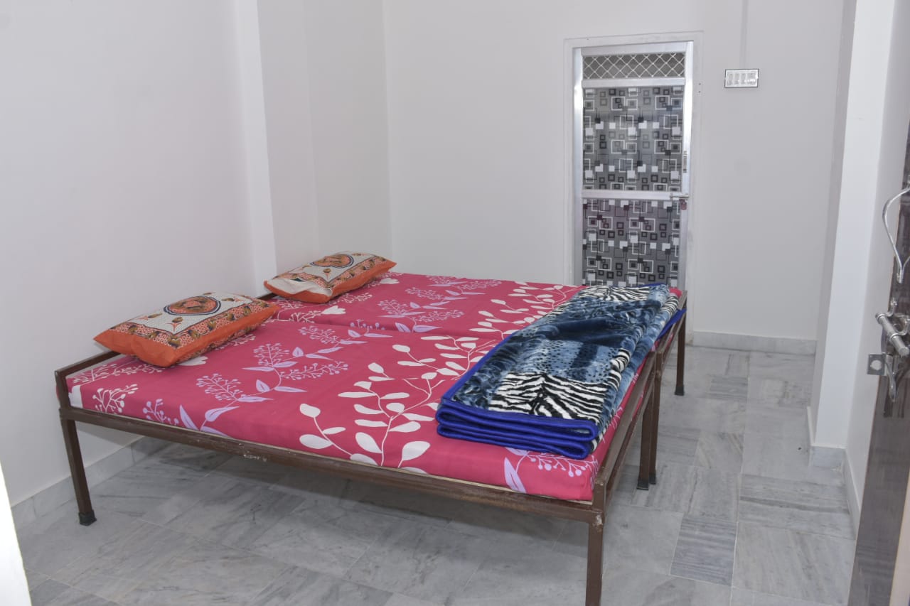 Chamunda Guest House, Butati Dham - Tap to explore photos