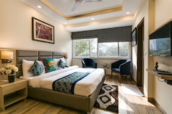 MOYDOM 3 BHK Appartment Opposite NFC Parties allowed, Delhi