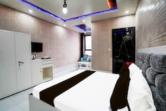 Hotel O RUNAWAY, Greater Noida