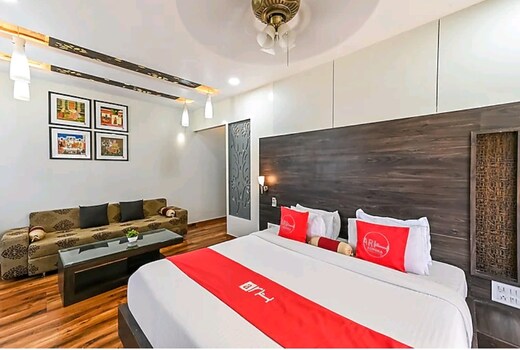Hotel Gopi Palace