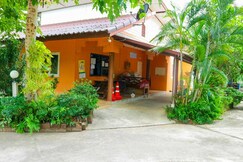 The Moon Resort Phetchaburi, Ban Lat