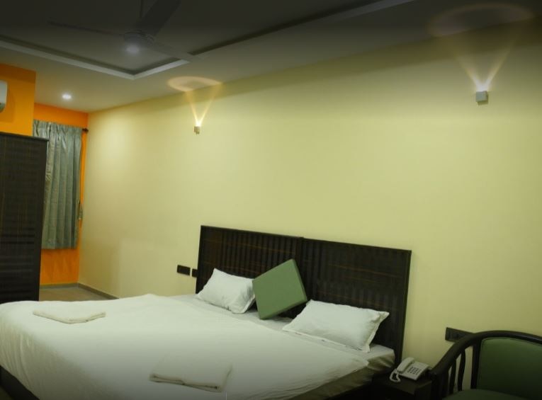 Hotel Saagar - Tap to explore photos