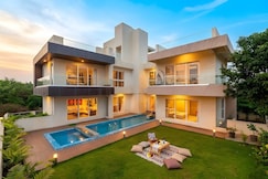 Stayvista | Entire 4 BHK Villa Azul, Karjat