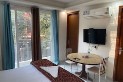 Revanta Regency. (Near Saket Metro Station), Delhi