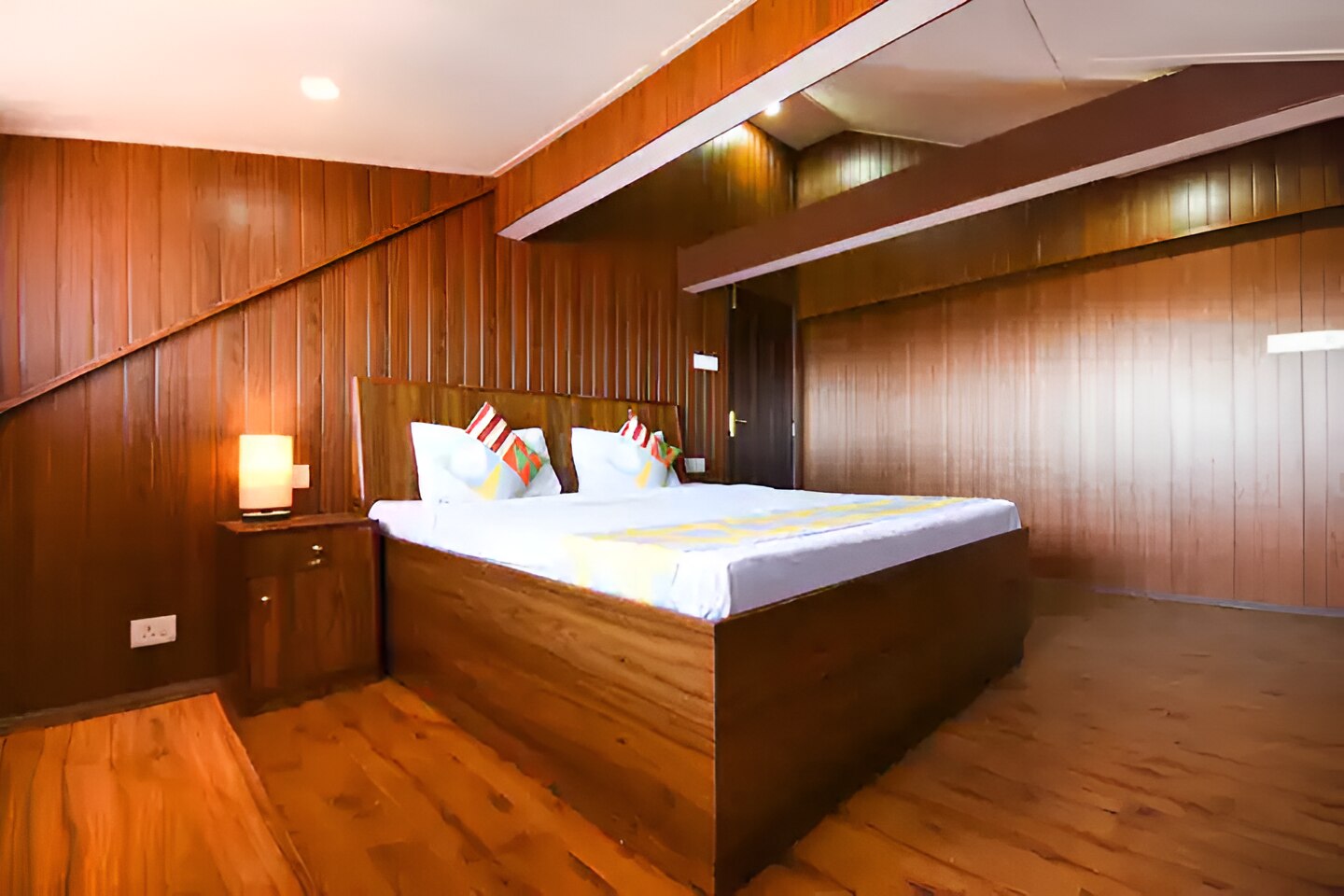Room 2 - Tap to explore photos