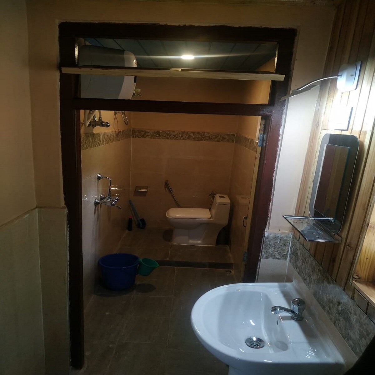 Mungpoo Retreats Duplex Rooms - Tap to explore photos