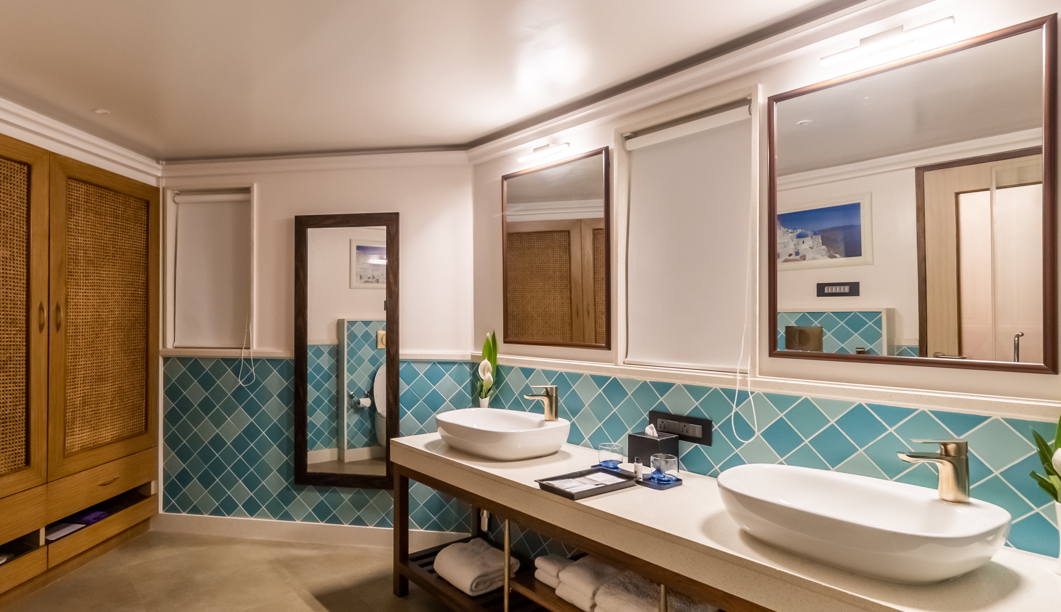 Planet Hollywood Beach Resort - Tap to explore photos