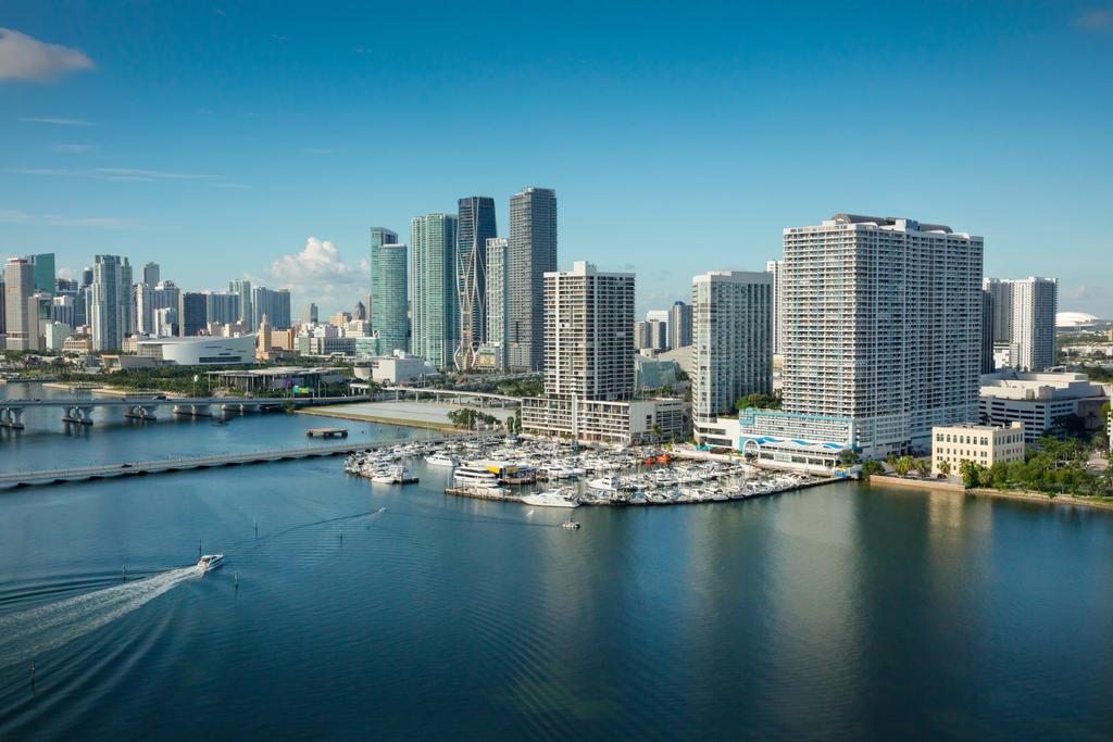 Doubletree Grand Hotel Biscayne Bay - Tap to explore photos