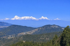 Kafal Pako Resort - Luxury Mountain View Stay in Mukteshwar, Mukteshwar