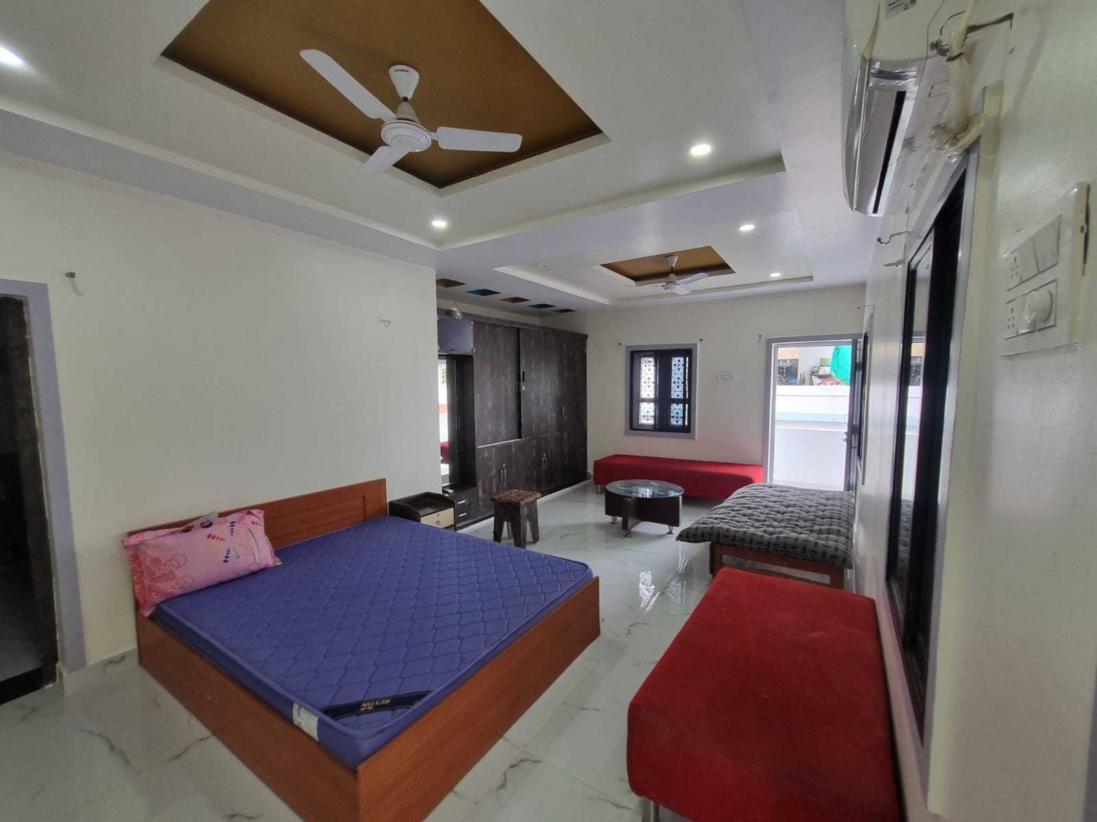 El Casa Wardha Private Room In Sawangi Wardha - Tap to explore photos