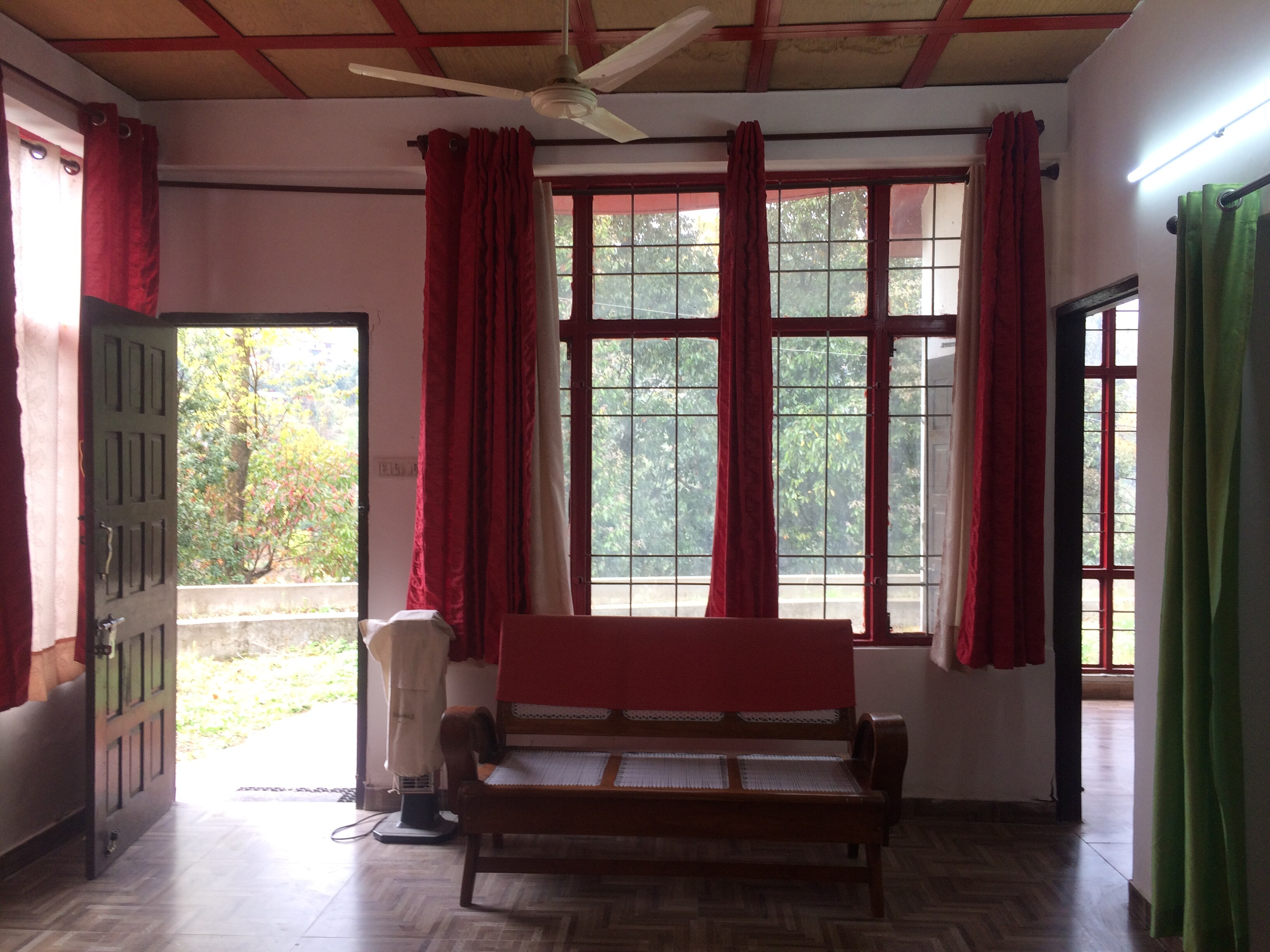 Parwati Saran Cottage - Tap to explore photos