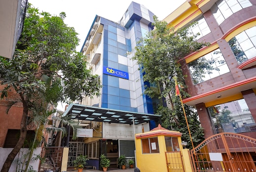 FabHotel Savi Inn - Nr. Mantri Square Mall