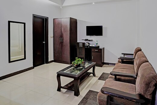 Hotel O Diamond Stays Near ISKCON Temple Noida