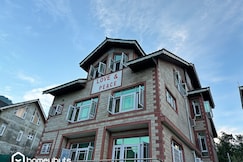 Love&Peace Shared Homestay|2BR KingFF|By Homeyhuts, Srinagar