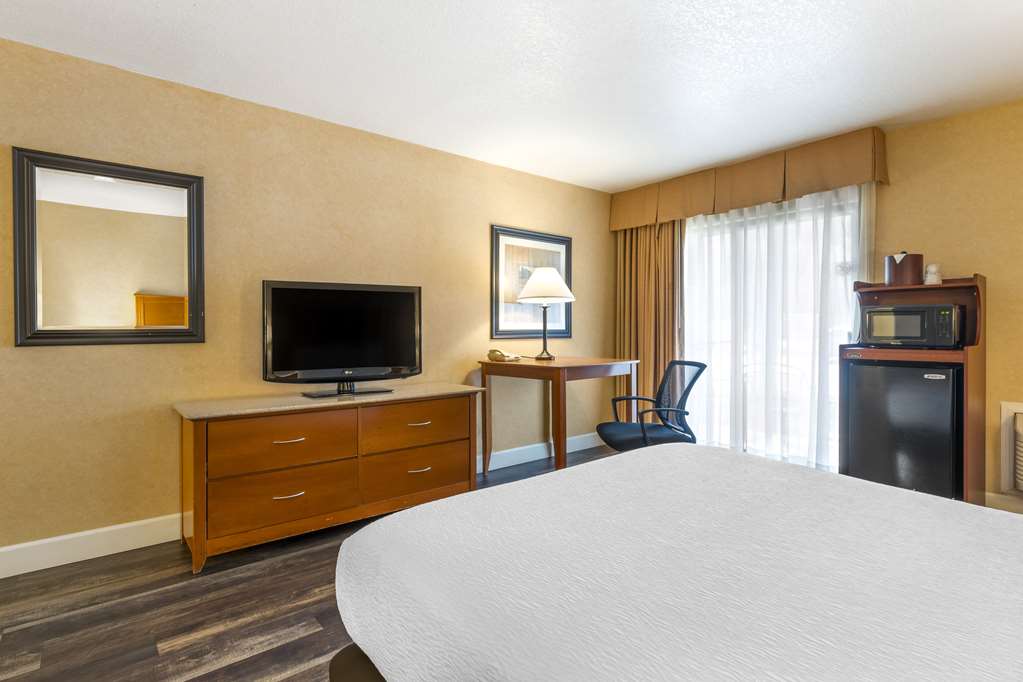 Best Western Plus Placerville Inn - Tap to explore photos
