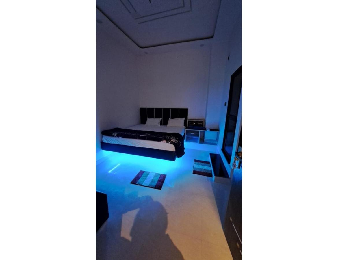 Kanha Guest House - Tap to explore photos