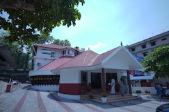HOTEL VAZHIYORAM Mundakayam, Kuttikkanam