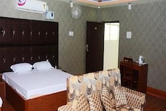 Shiv Vilas Hotel bap NH15 (105 Kms away from Bikaner City), Phalodi