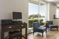 Days Inn by Wyndham London, Middlesex