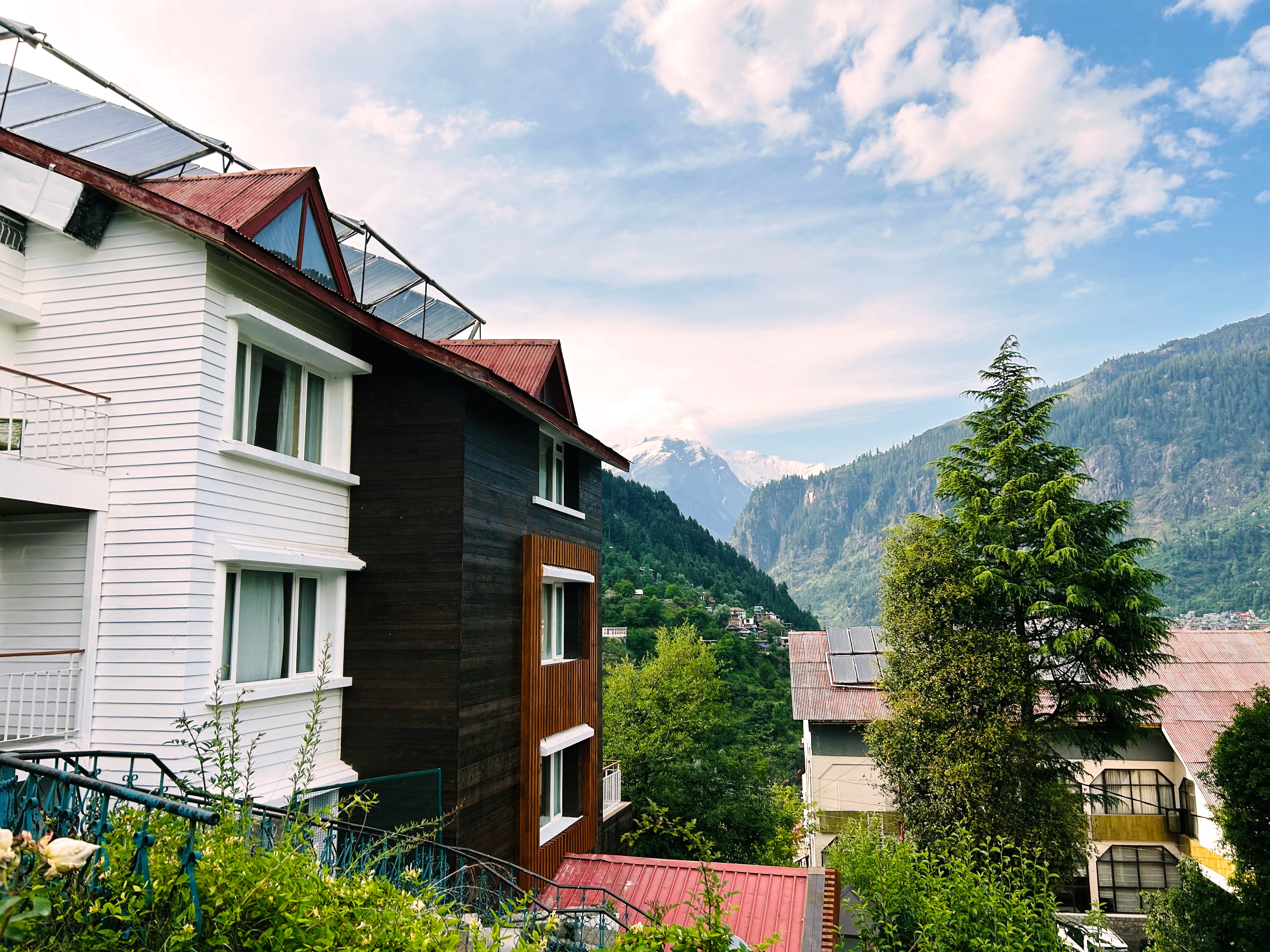 Bookmark Resorts, Manali - Tap to explore photos