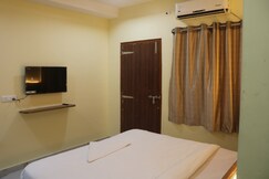 SRI AARADHYAA HOTEL & RESTAURANT, Khammam