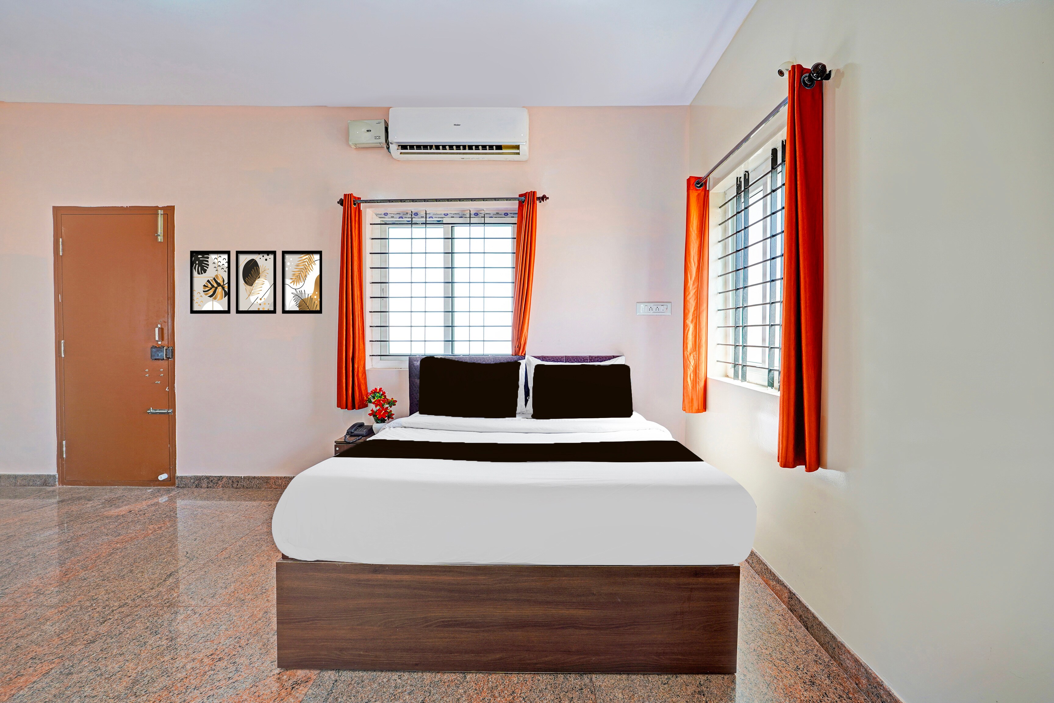 Super Hotel O Yeshwanthpur Formerly Stay Comforts - Tap to explore photos