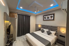Hotel Planet Lake, Ahmedabad