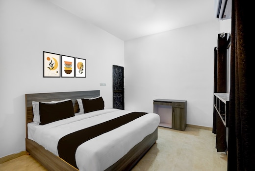 SPOT ON Hotel Stayour Inn