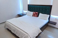 Shyam Krapa Hotel, Reengus