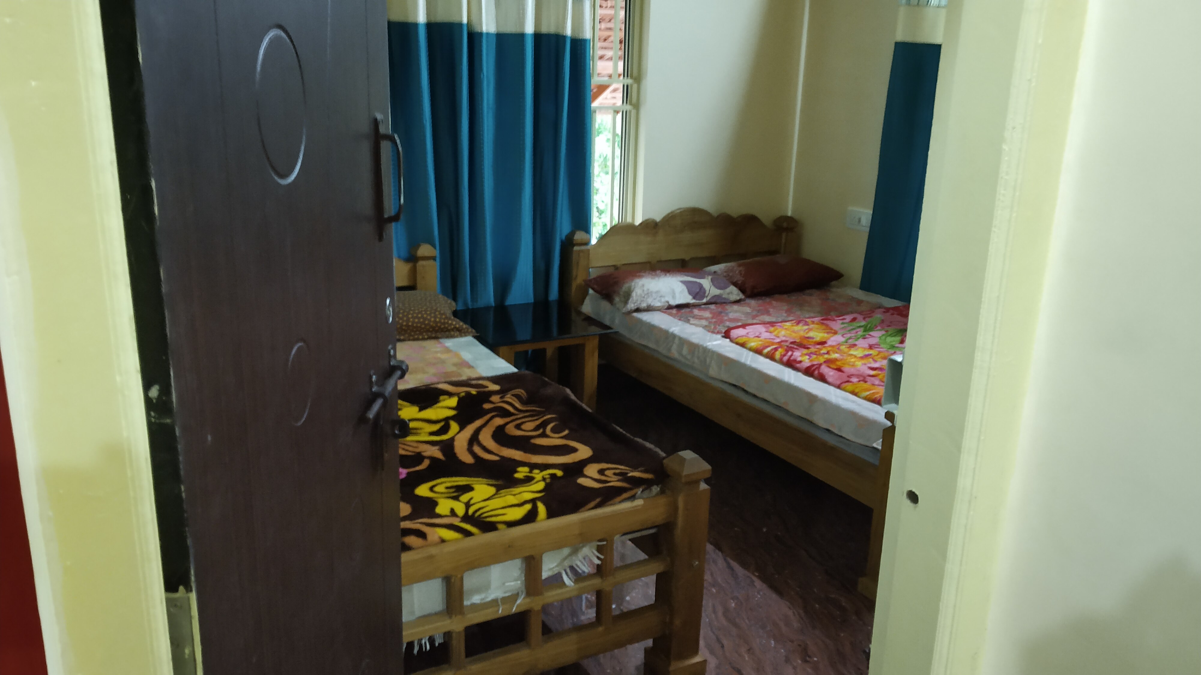 Kushi Estate Stay - Tap to explore photos